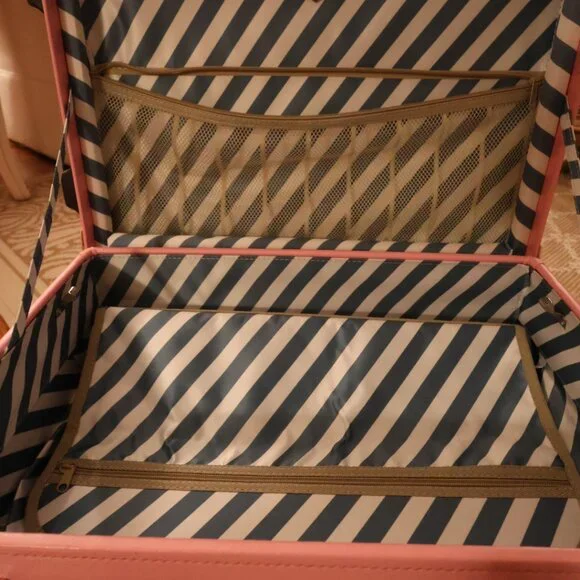 4-Piece Steamline Luggage Set, Large suitcase, carryon suitcase,  two hatboxes - Picture 3 of 16